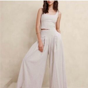 Banana Republic Cropped Linen-Blend Crossover Tank